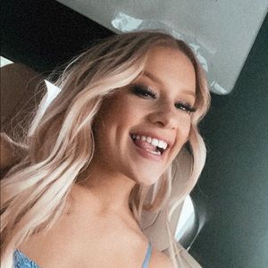 Meet your Posher, Stella